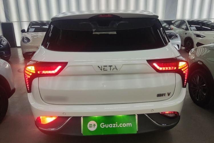 Neta V 2022 — 5