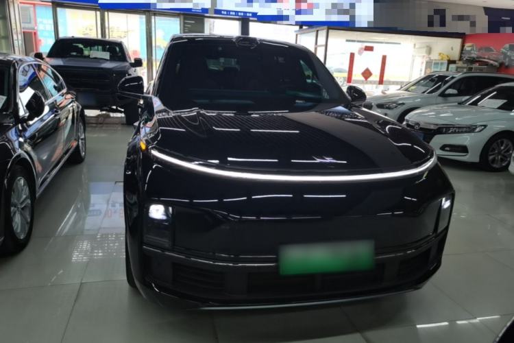 Li Auto L8 2024 — 2