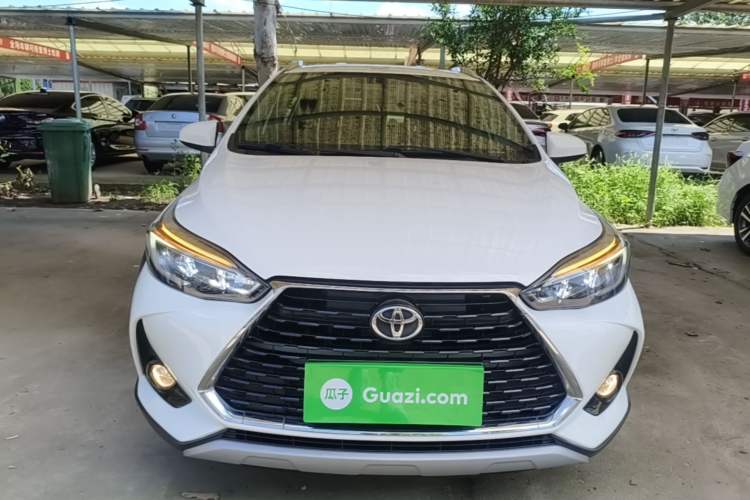 Toyota YARiS L 2022 — фото 2