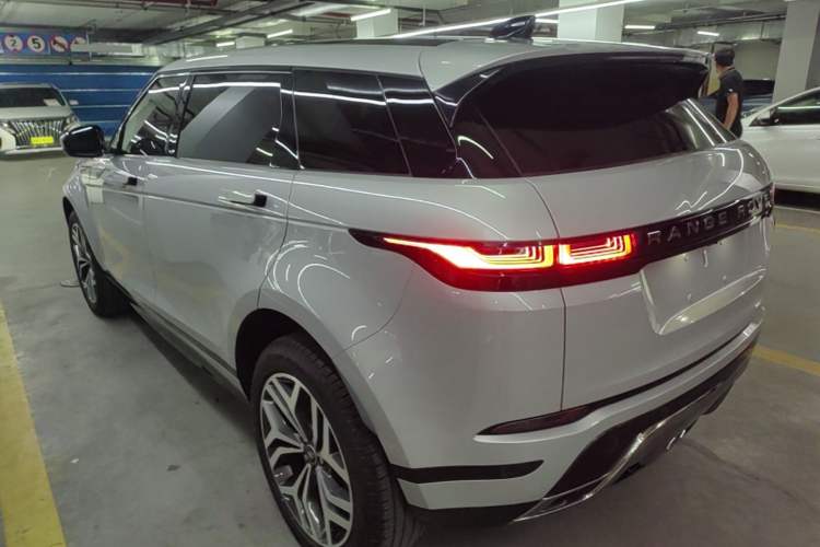 Land Rover Range Rover Evoque 2023 — фото 4