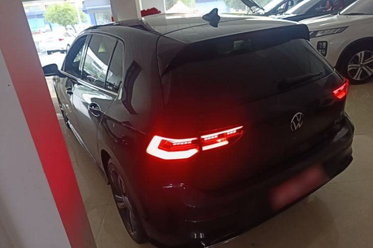 Volkswagen Golf 2024 — 4