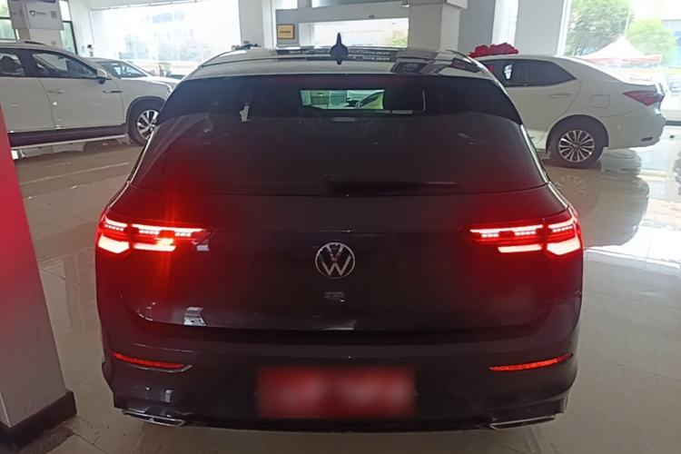 Volkswagen Golf 2024 — 5