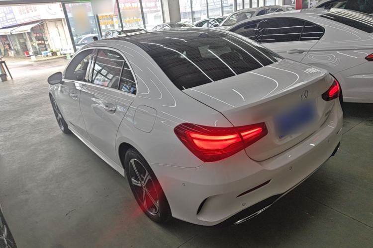 Mercedes-Benz A 200 L 2024 — фото 4