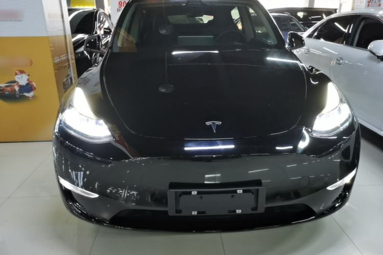 Tesla Model Y 2021 — 2