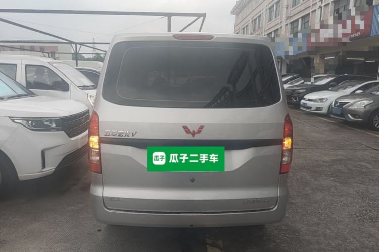 Wuling Hongguang V 2022 — 5