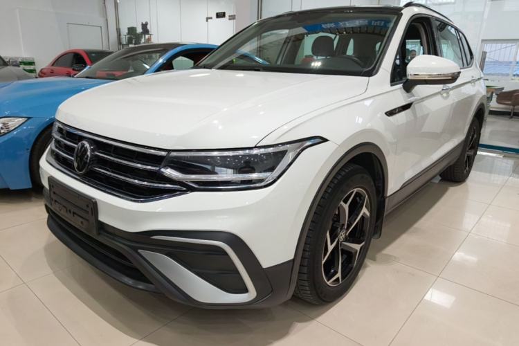 Volkswagen tiguan l 2023 — фото 1