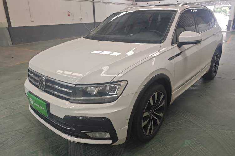 Volkswagen Tiguan L 2021 — фото 1