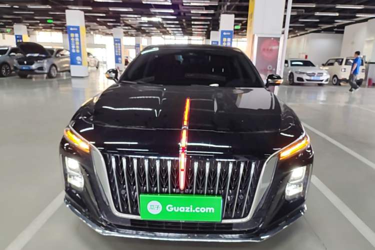 Hongqi H5 2024 — 2