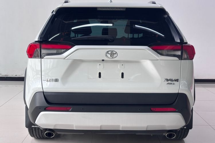 Toyota RAV4 2023 — 4