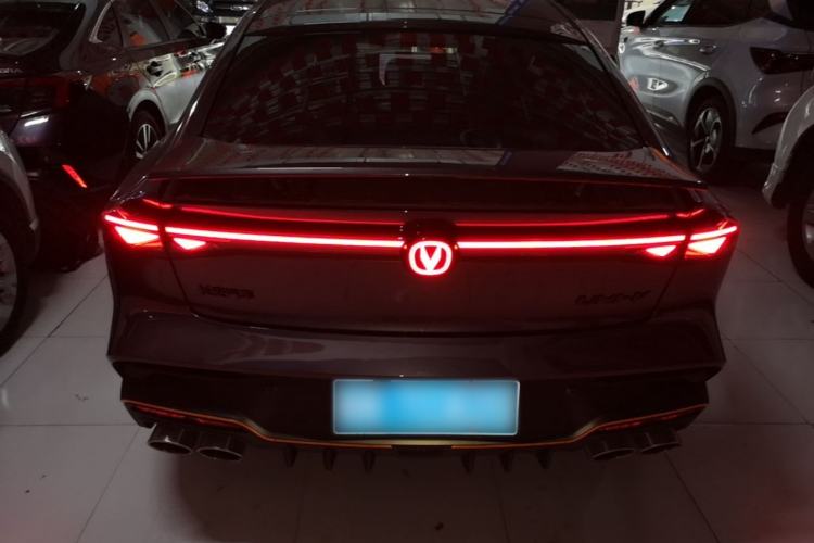 ChangAn UNI-V 2025 — 5