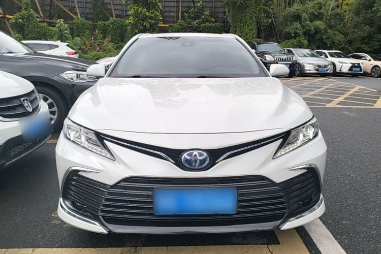Toyota Camry 2021 — фото 2