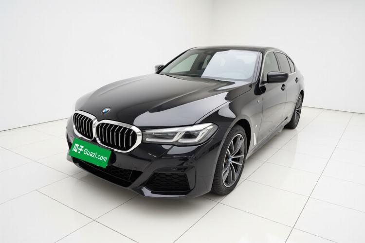 BMW 5 series 2022 — фото 1
