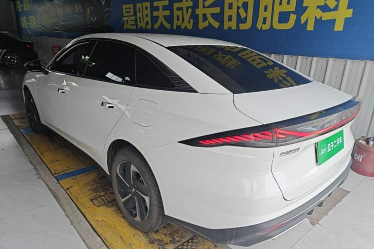 Geely Galaxy L6 2023 — 4