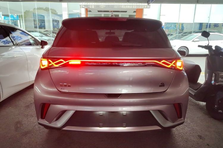 BYD Dolphin 2023 — 5