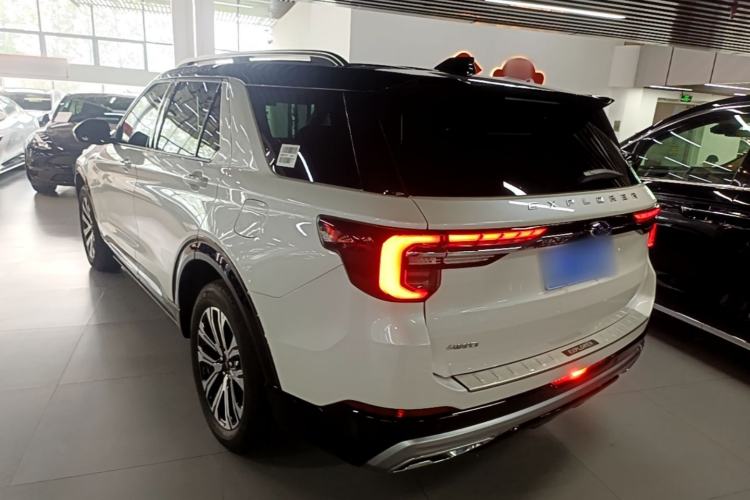 Ford Explorer 2024 — 4