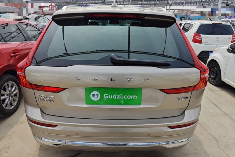 Volvo XC60 2023 — 3