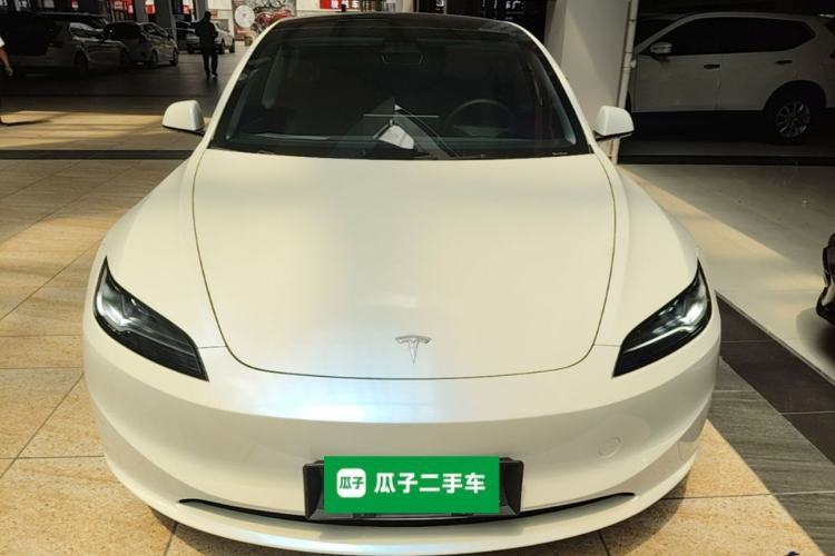 Tesla Model 3 2023 — 2
