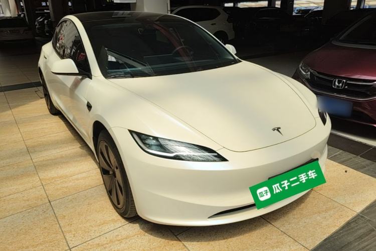 Tesla Model 3 2023 — 3