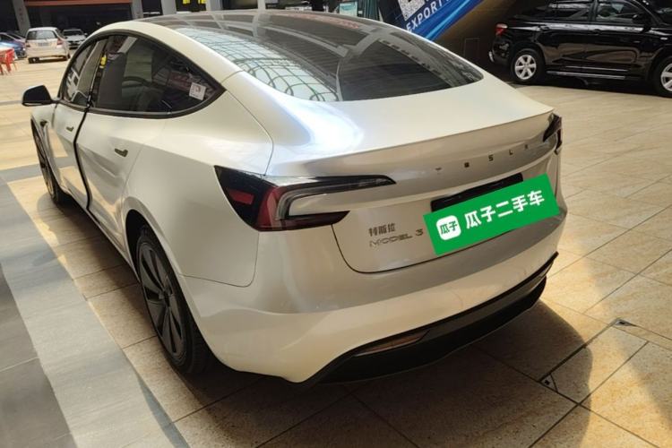Tesla Model 3 2023 — 4