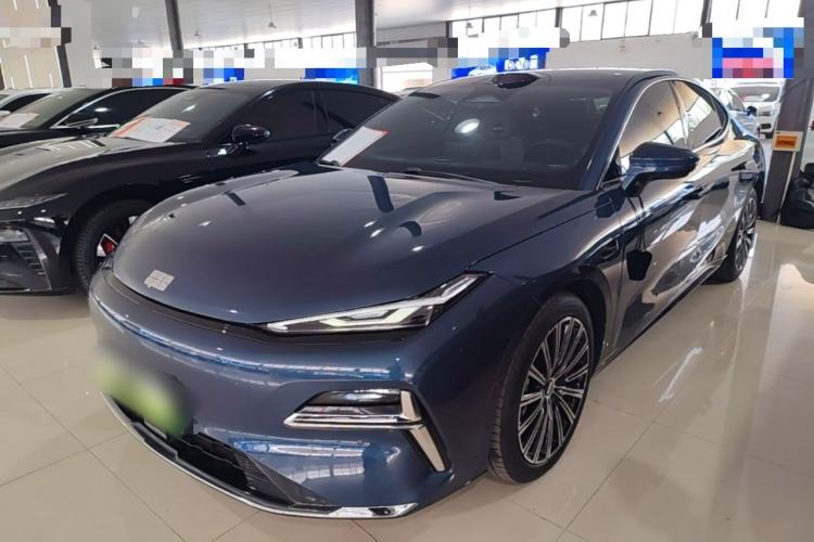 Geely Galaxy 8 2025 — фото 1