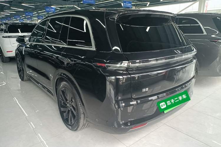 Li Auto L8 2023 — 4