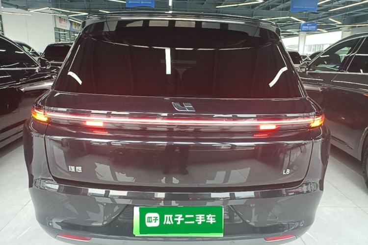 Li Auto L8 2023 — 5