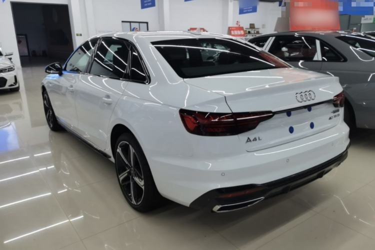 Audi A4 2025 — 4