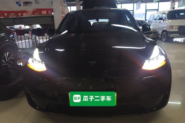 Tesla Model Y 2022 — 2