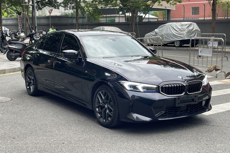 BMW 330Li 2025 — 3