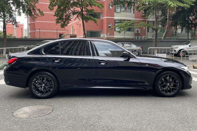 BMW 330Li 2025 — 5