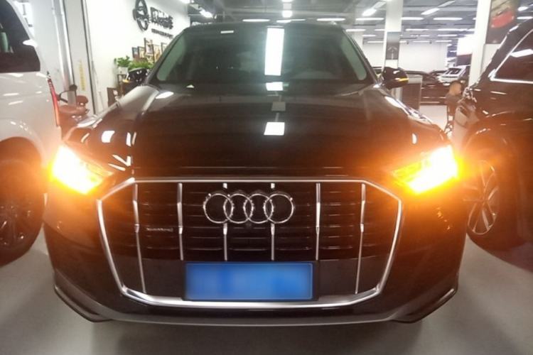 Audi Q7 2023 — фото 2