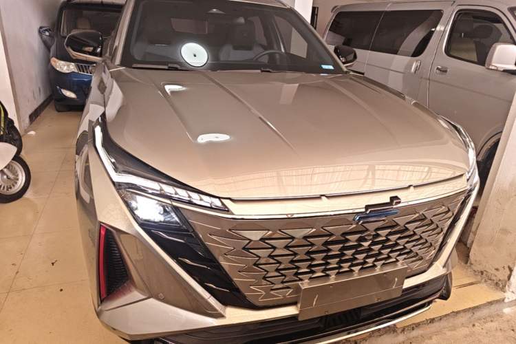 ChangAn Oshan Z6 2022 — 2