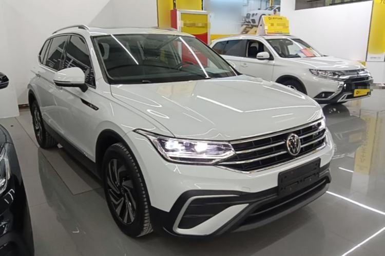 Volkswagen Tiguan L 2023 — 3