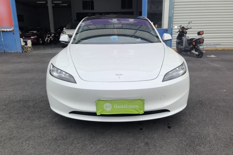 Tesla Model 3 2023 — 2