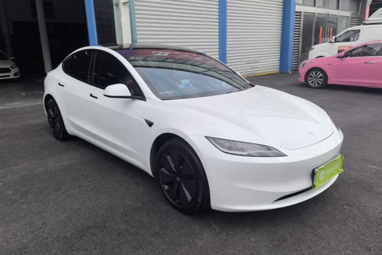 Tesla Model 3 2023 — 3