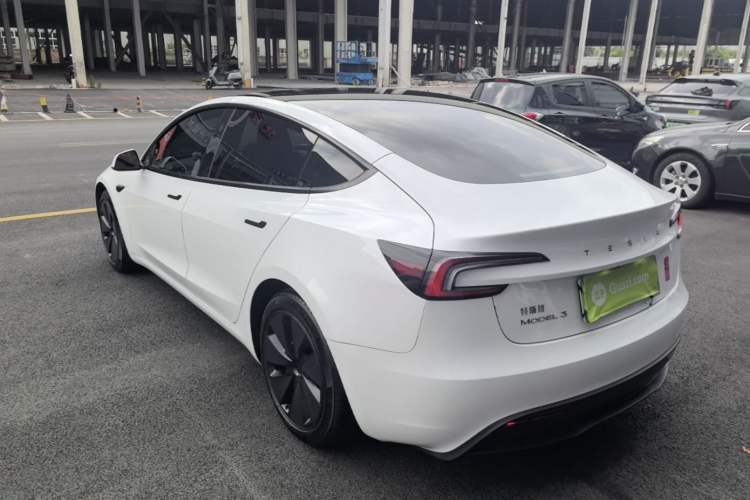 Tesla Model 3 2023 — 4