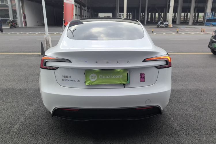 Tesla Model 3 2023 — 5