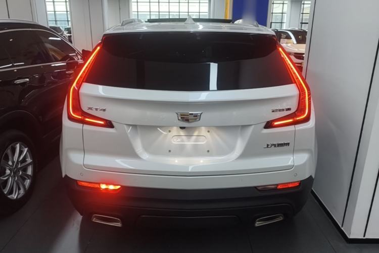 Cadillac XT4 2021 — фото 5