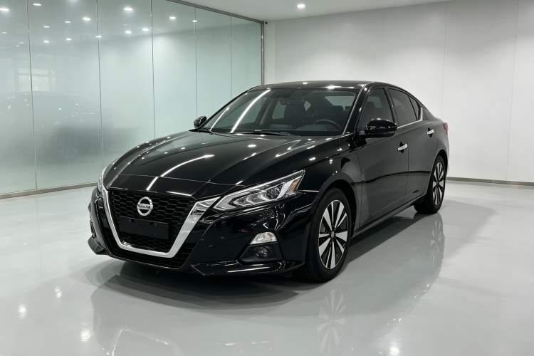 Nissan Altima 2021 — фото 1