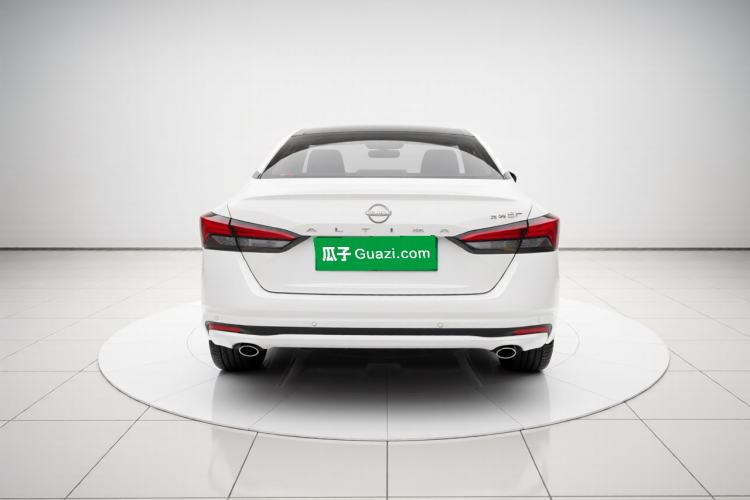 Nissan Altima 2022 — 5