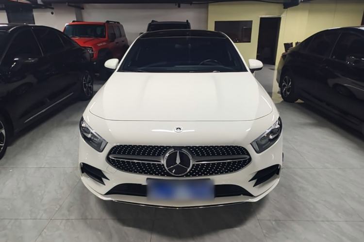 Mercedes-Benz A 200 L 2021 — фото 2