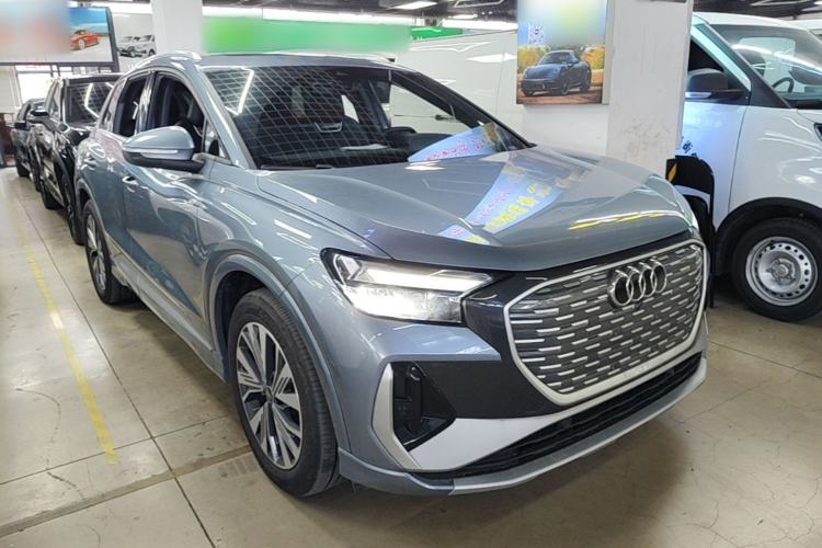 Audi Q4 e-tron 2024 — фото 3