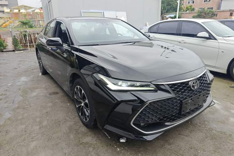 Toyota Avalon 2023 — 3