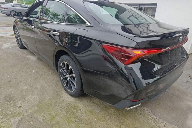 Toyota Avalon 2023 — 4