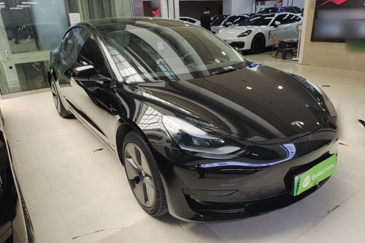 Tesla Model 3 2023 — 3