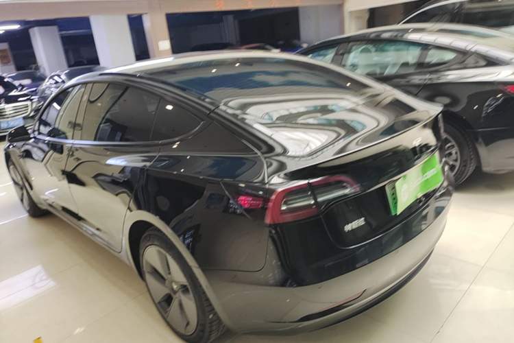 Tesla Model 3 2023 — 4
