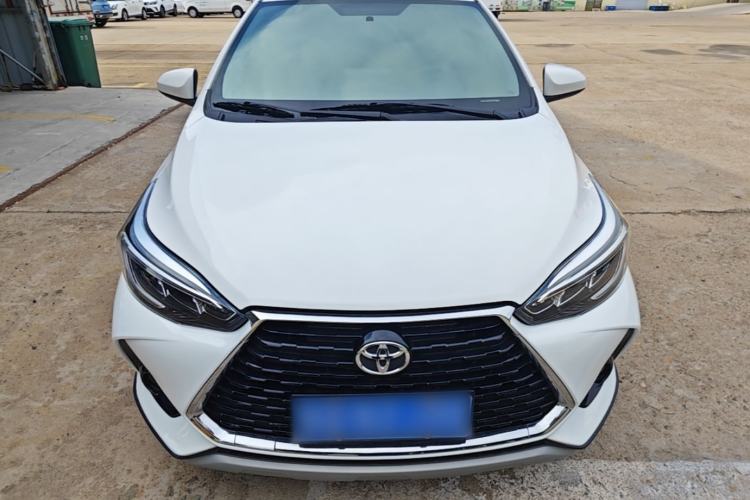 Toyota Yaris 2022 — фото 2
