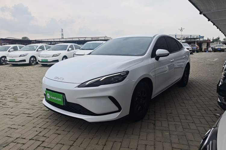 BYD Seal 05 DM-i 2025 — фото 1