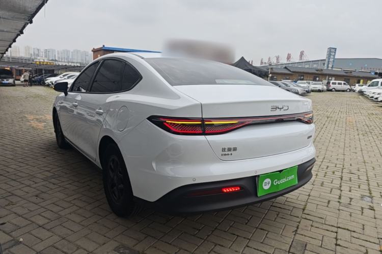 BYD Seal 05 DM-i 2025 — фото 4