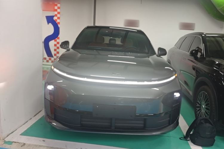 Li Auto L6 2024 — 2